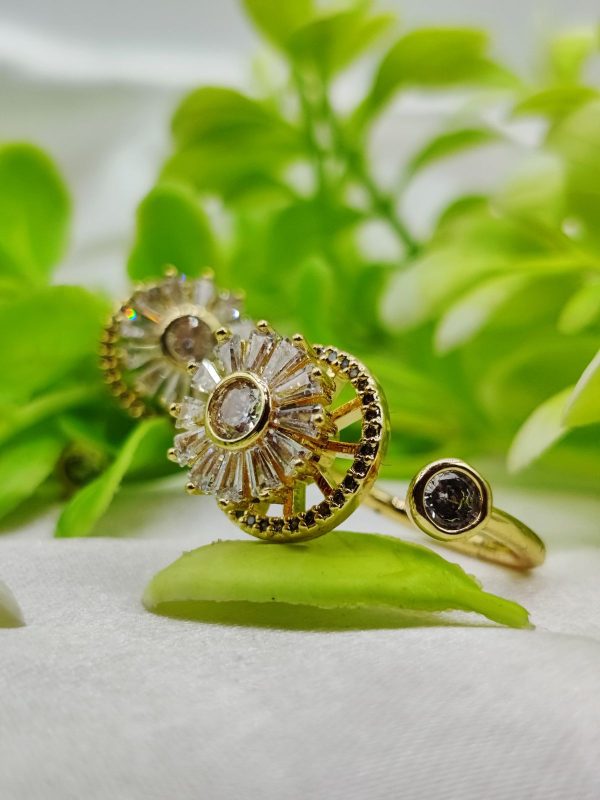 Elegant Moveable Radiance Sunflower Ring – Timeless Sparkle 🌟 | Luxurious Design Ring | Adjustable Ring | Ring For Girls & Women