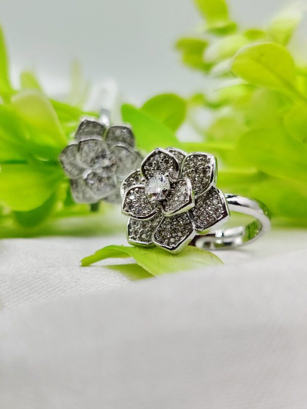 Imported Moveable Luxurious Petal Bloom Adjustable Ring – 2 Stunning Color Variants🌟 | Luxurious Design Ring | Adjustable Ring | Ring For Girls & Women