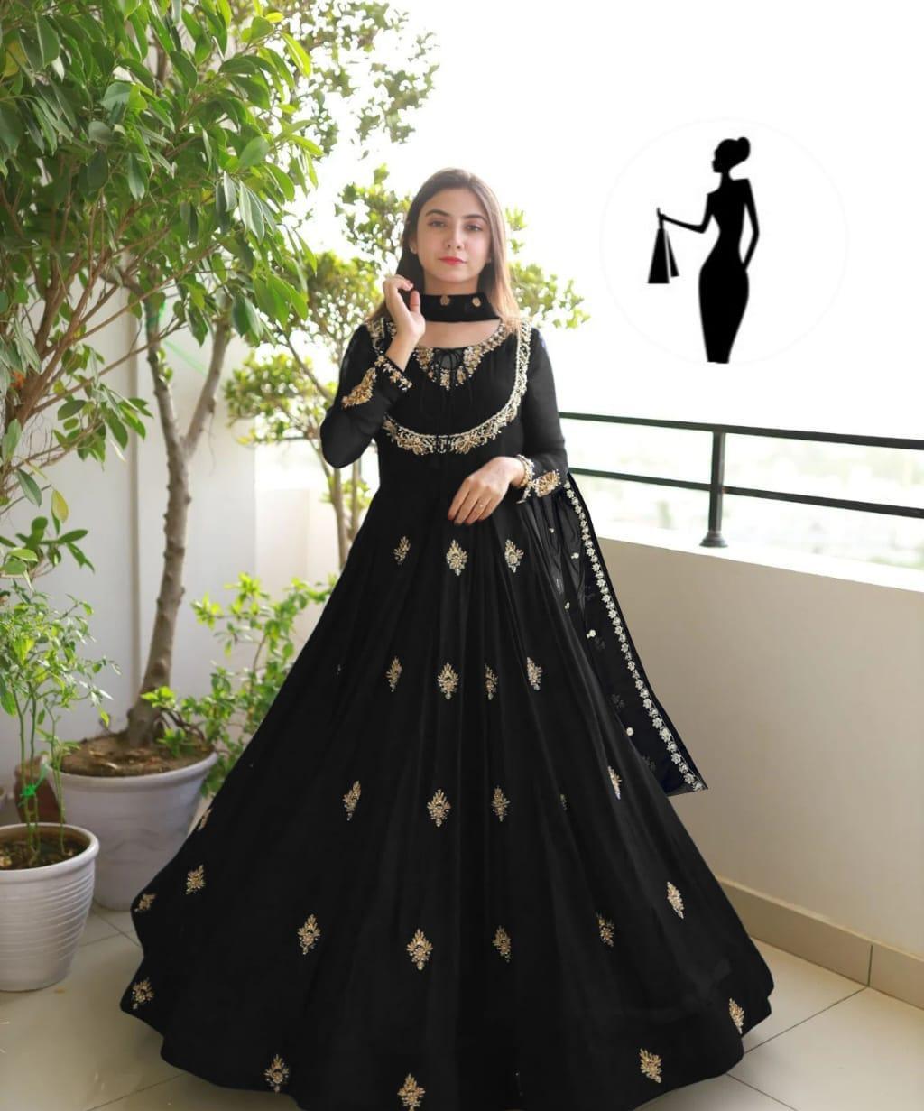 3 Pcs Women's Stitched Embroidered Maxi Suit