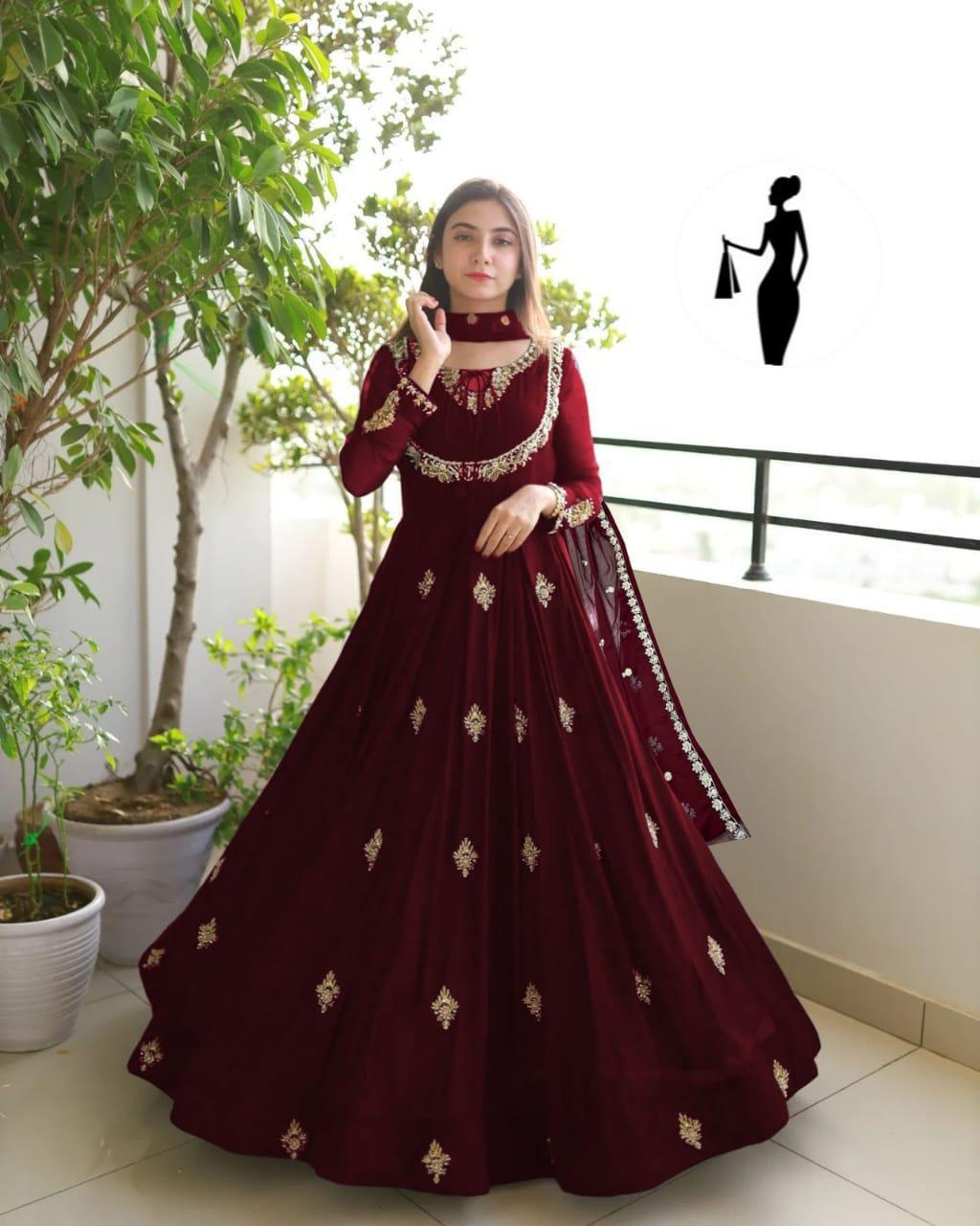 3 Pcs Women's Stitched Embroidered Maxi Suit