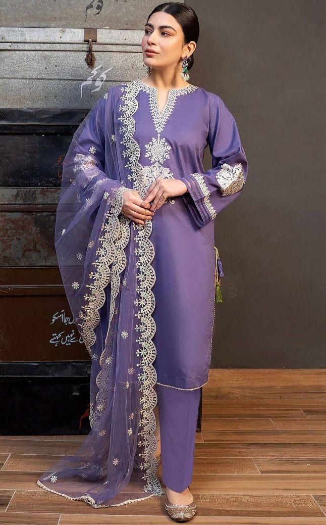 3 Pcs Women's Unstitched Printed Suit