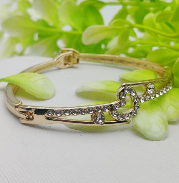 Imported Adjustable Heart-link Crystal Bracelet – Elegant Sparkle Redefined | Best Quality Artificial Bracelet For Girls & Women | Bracelet For Every Occasion | Elegant Design