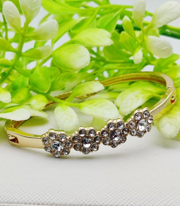 Sparkling Floral Adjustable Bracelet | Best Quality Artificial Bracelet For Girls & Women | Imported Elegance For Every Occasion | Elegant Design